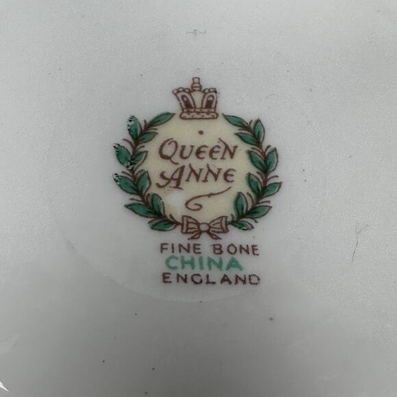 Vintage Queen Anne Lily of The Valley Cup and Saucer White Heavy Gold Gilt China - Picture 9 of 11